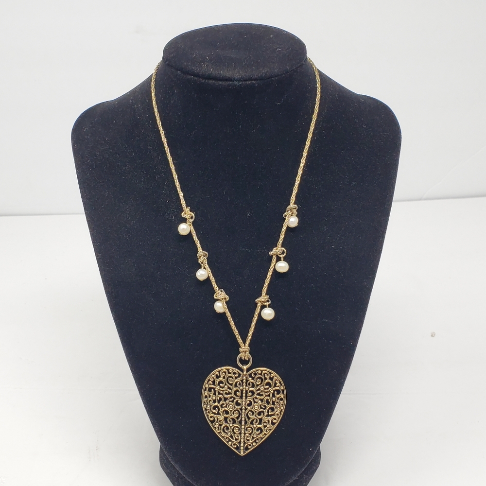 Gold tone metal and faux pearl with rhinestones heart shape  necklace 18"